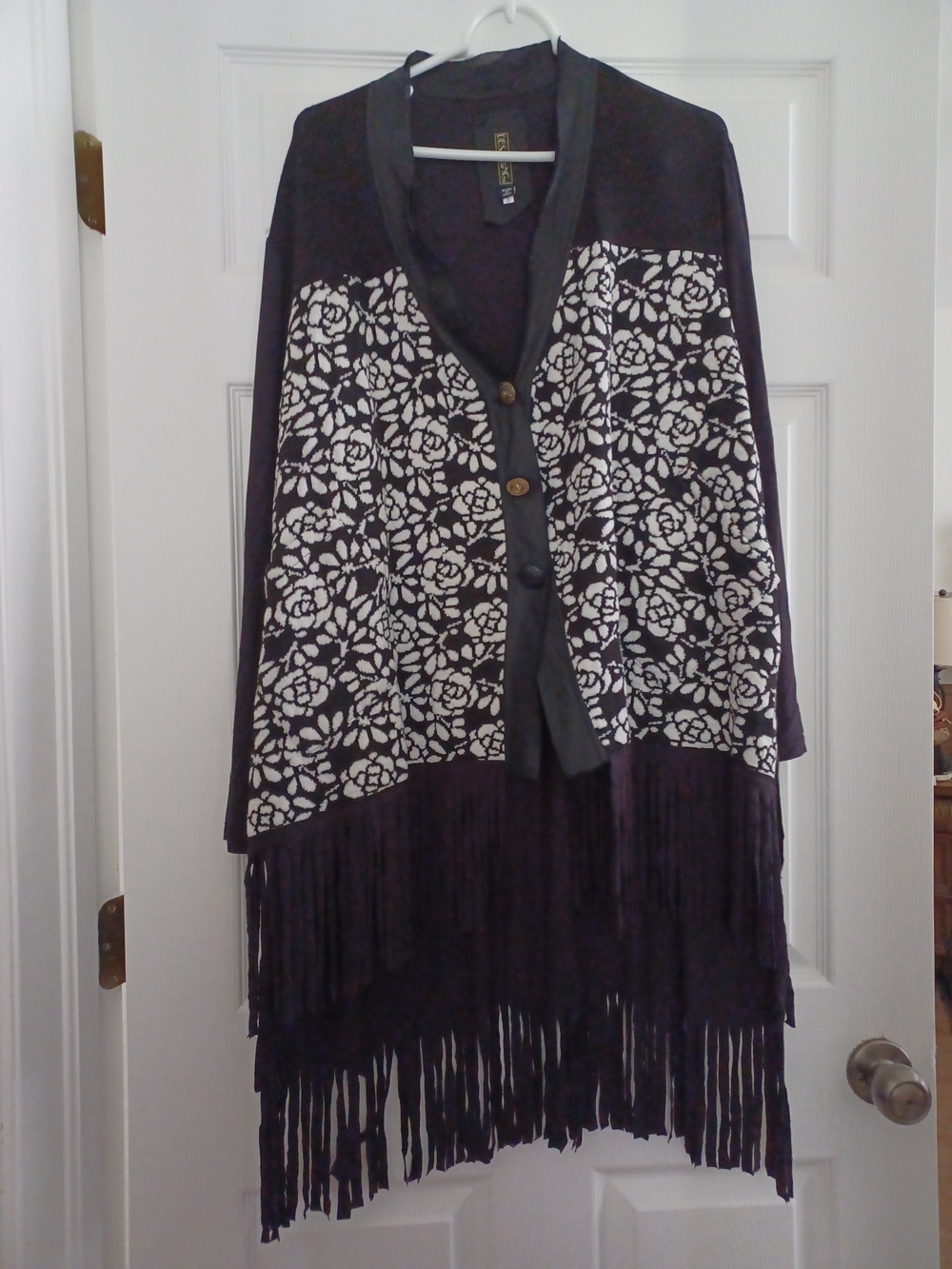 DES oulloul NGe Womens Size 2X Boho Fringe Black & White Floral Cardigan Italy